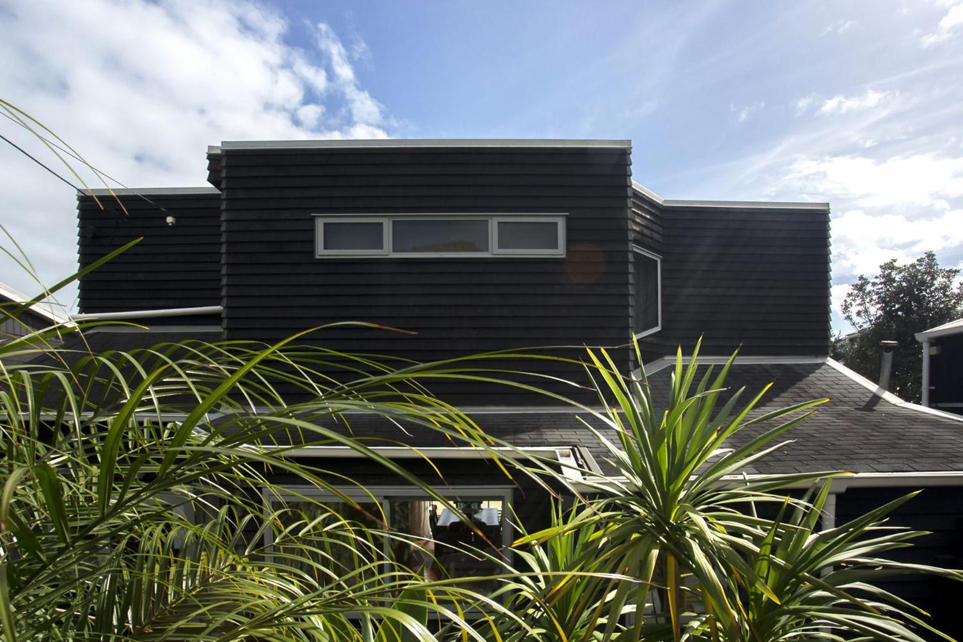 Chester Cottage Beachfront Oakura Экстерьер фото
